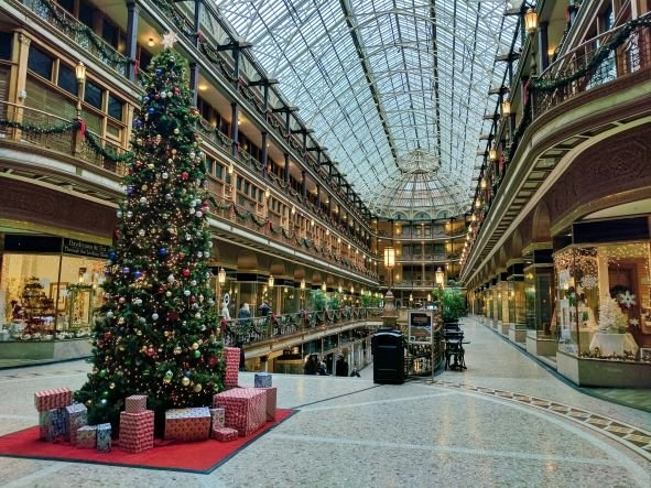 The Importance Of Retail Cleaning For Christmas
